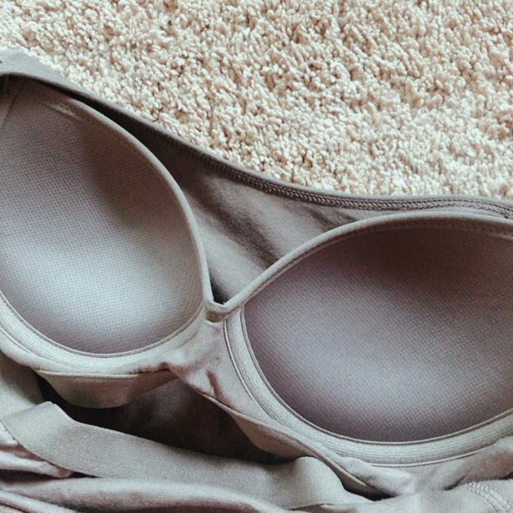 Tomas maier + uniqlo. Size S(but fits XS) - Picture 4 of 7